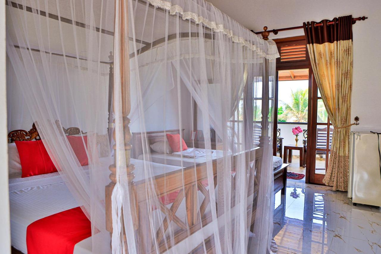 Esprit Bentota Hotel Exterior photo